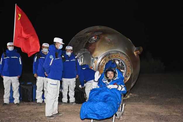 神十八返回后，为何没消息？空间站被撞后，神舟十九号将出舱加防