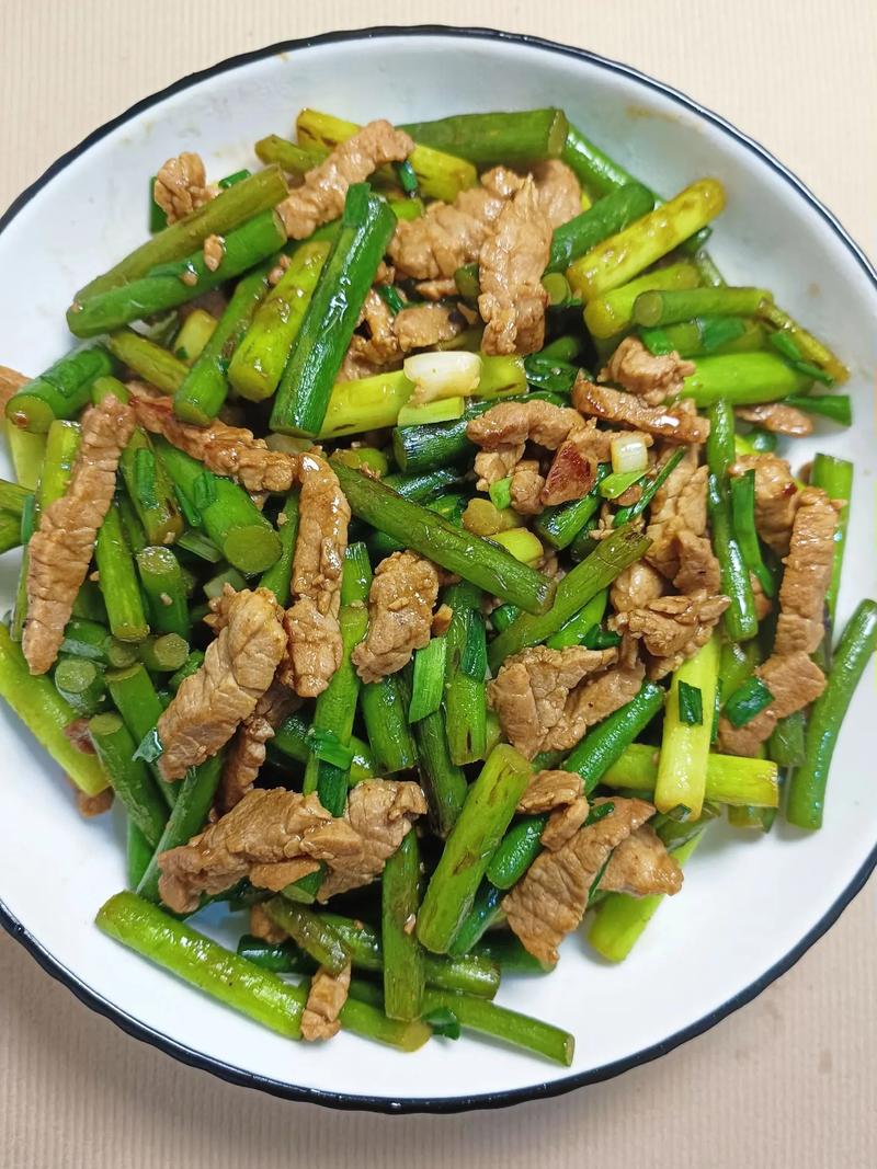 当你想吃“蒜薹炒肉”就把这部视频翻出来！家常菜 一起学做菜