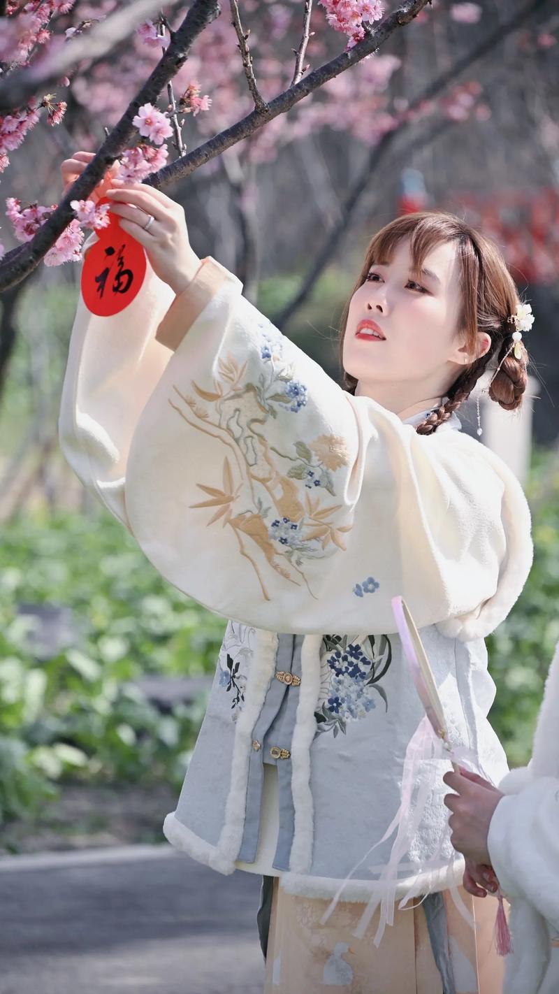 花朝春韵，襄城邀您共赴一场汉服盛宴