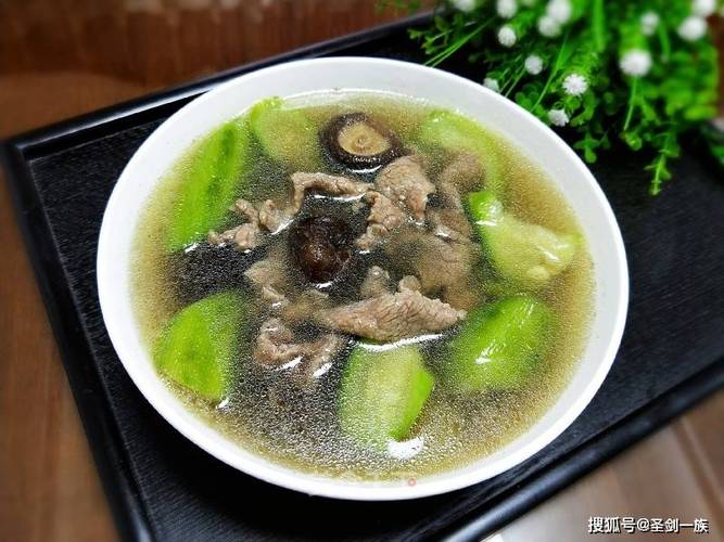 中老年春季要“养骨”常吃4种高钙菜，强壮骨骼，精神足