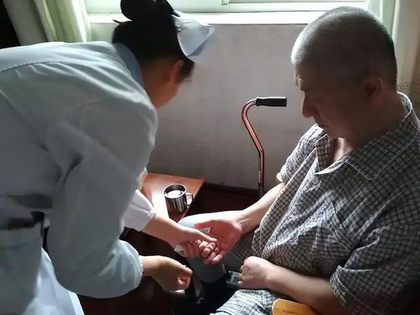 医生调查发现：高血压患者若每天睡午觉，不出半年，或有4个变化