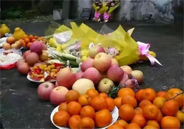 上坟带三果，吉祥添财宝，你知道是哪3种水果吗？