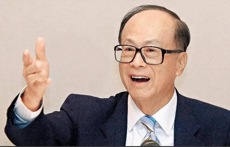 李嘉诚的三重身份终于解开了，难怪他那么做，一起来听听