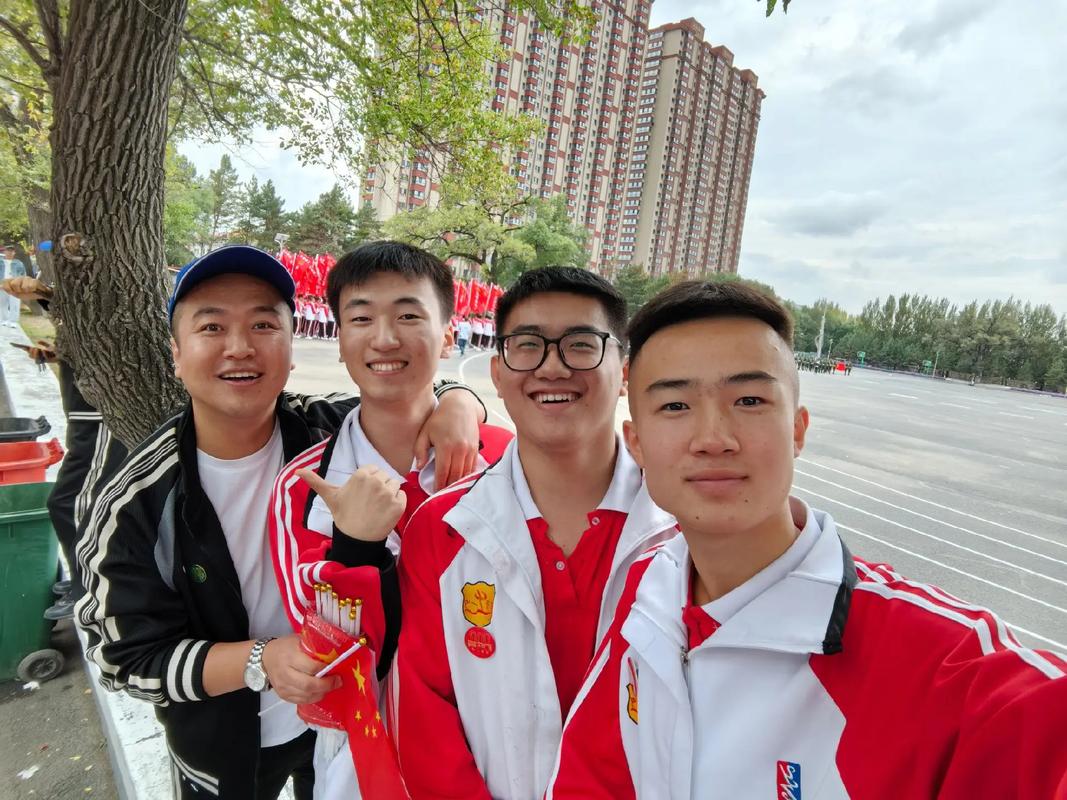 五常一中爆炸了，孩子们紧急撤离，希望没有人受伤
