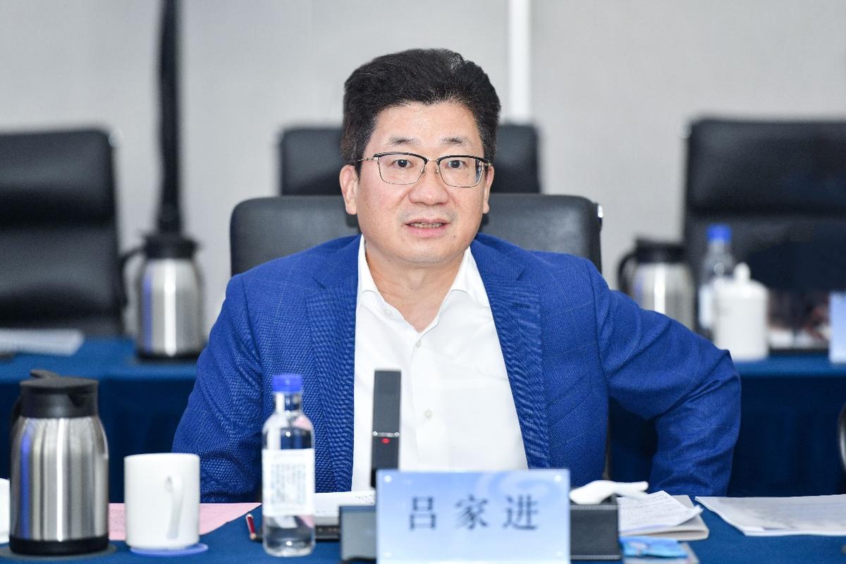 兴业银行董事长吕家进：现在银行的钱是一块一块的挣、日常工作要一毛一毛的省