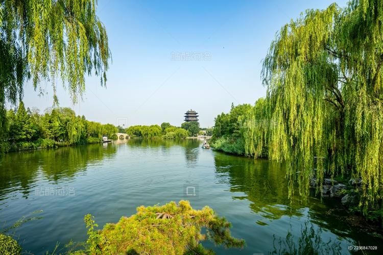 果然视频·好景山东|济南大明湖春色满园，梅溪桥海棠独领风骚