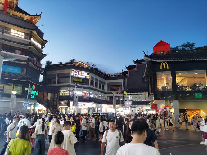 在深圳20年，第一次见到这么热闹的场面，真是大开眼界了