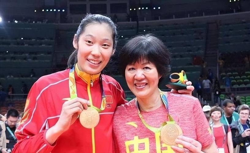 风云突变！天津女排第三局22-25山东，功亏一篑，领先5分被追上