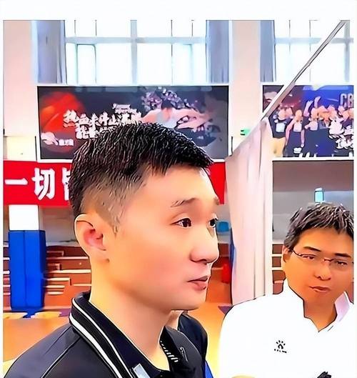 刘炜太难了！狂输37分，山东现场球迷大喊3个字，场面尴尬极了
