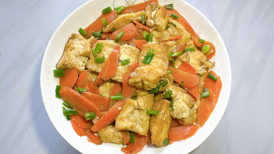 美味下饭的胡萝卜炒豆腐，超简单快手菜！