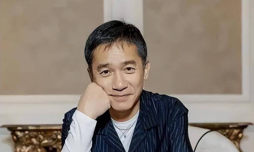 事实证明，62岁在日本养老的丁克族梁朝伟，早已走上了另一条大道