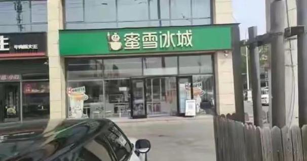 热闹了！河北三河市商铺禁用“三色”这是为何？老百姓给出了答案