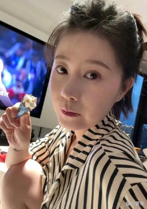 53岁女厅官周海琦被查线索曝光！毁于生活奢靡，皮肤很白长得漂亮
