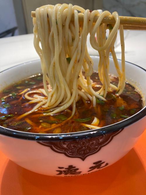 兰州最贵牛肉面，268元一碗，看看都有哪些内容！值不值？