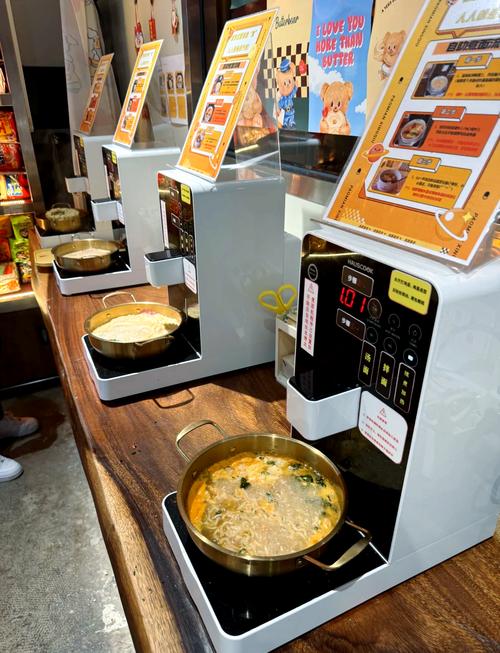 100元一个人，街头泡面自助，我能吃回本吗？路边摊美味 自助