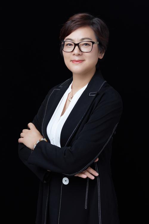 江苏女贪官朱晓明被查！十分精致和时尚，今年65岁，江苏镇江人