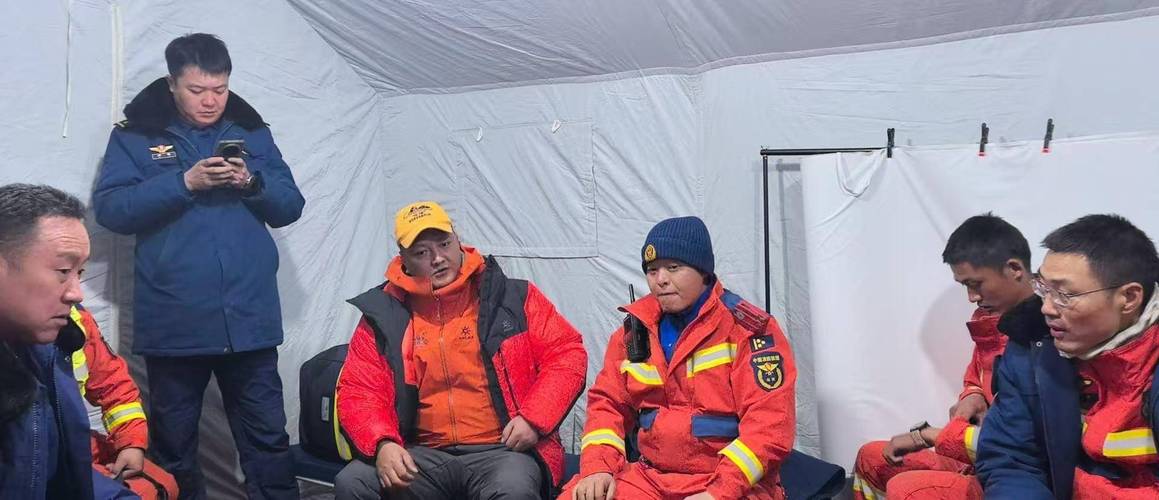 3名登山者遇难：确认为2男1女，正转运遗体下山！青海当地回应