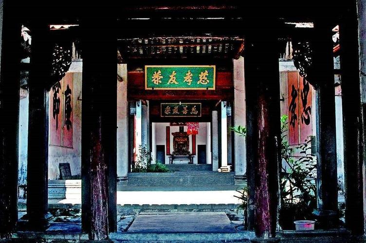 打卡广东梅州兴宁，罗岗镇参观善述围，兴宁阿哥请吃鱼生