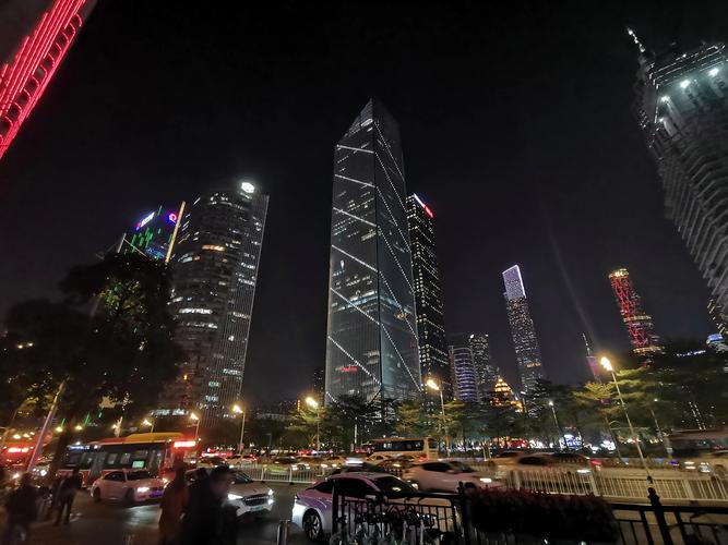 广州街头现状，拍摄于2025年2月15日傍晚5点许，画面太出人意料了