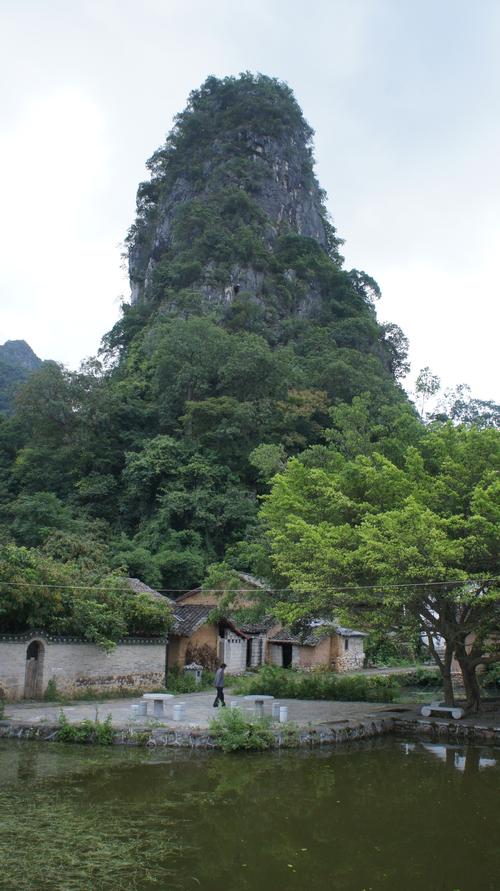 河南灵宝无人山寨，相传是杨家将后人屯兵之地，如今已是满目疮痍