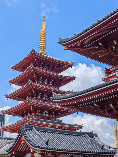 漫步雨中的东京浅草寺