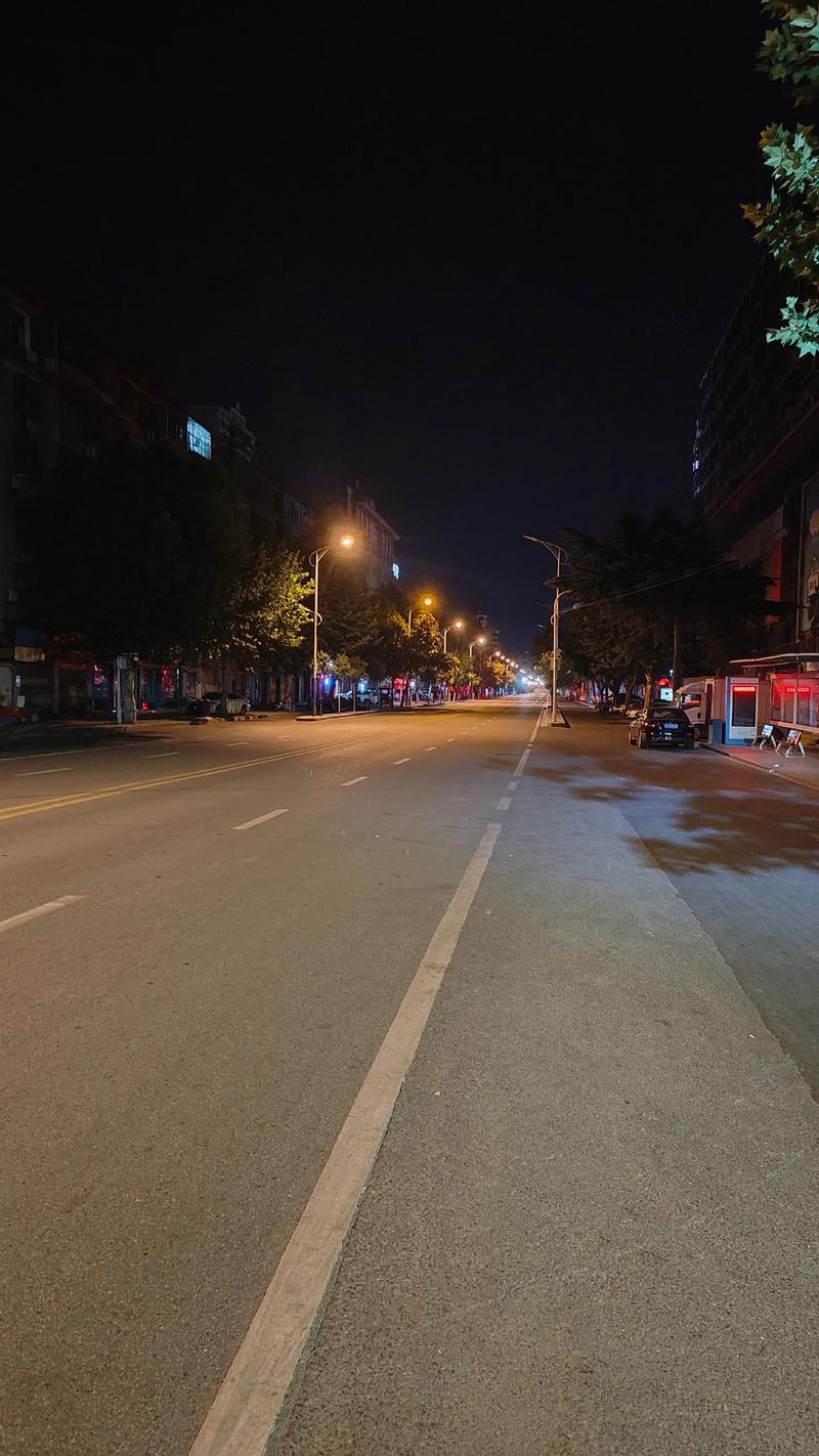 湖北省武汉市今天凌晨时分许武汉武昌区街头现状