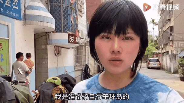 “跟我走，你就有妈妈了！90后小姐姐摩旅骑行路上捡到流浪小狗