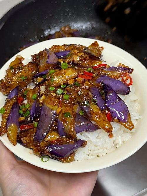 家常鱼香茄子，酸甜可口，下饭神器！