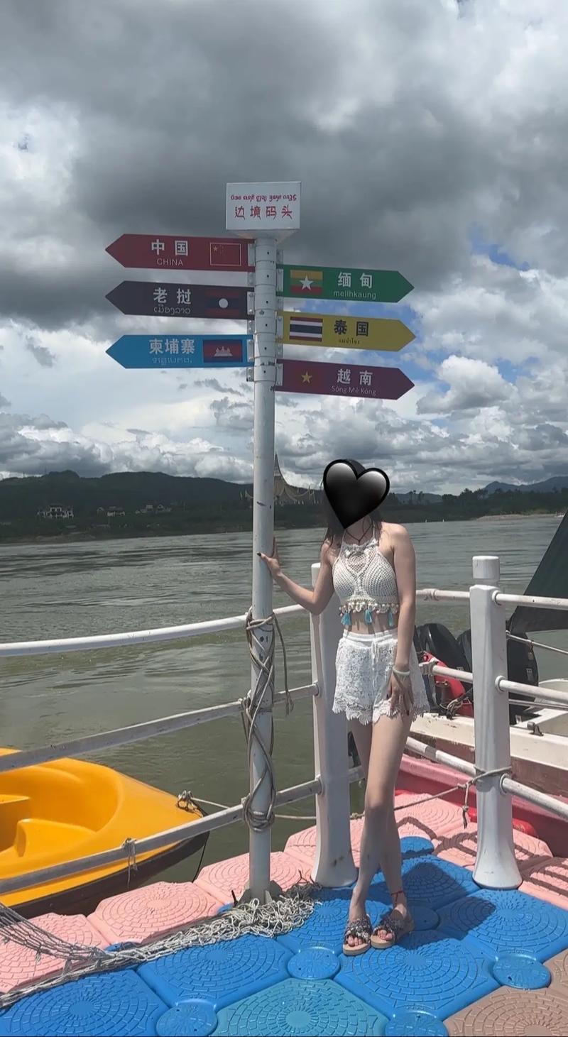 越南女孩来中国找我，带她坐高铁，路上风景太美了