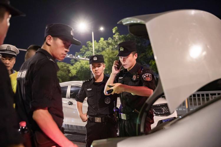 突击查处！江苏镇江一税务“蛀虫”被查，大快人心 老虎苍蝇一起拍