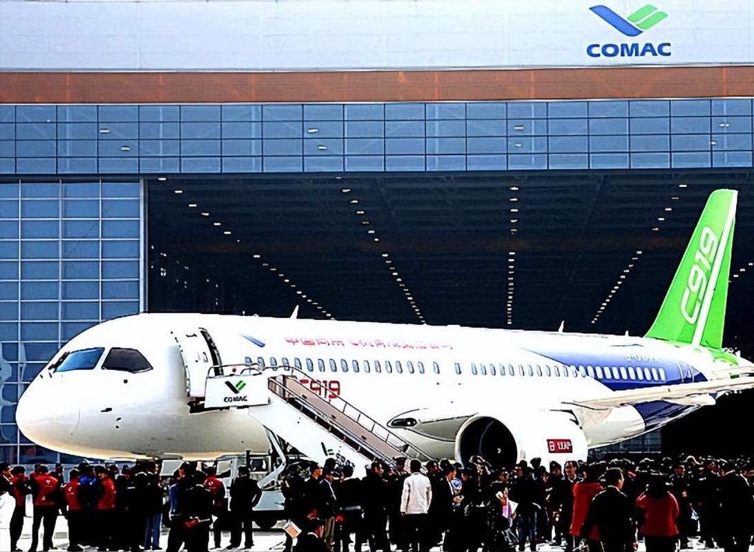 禁飞令下，中企不买C919，反而一口气买40架737 MAX，有何用意？