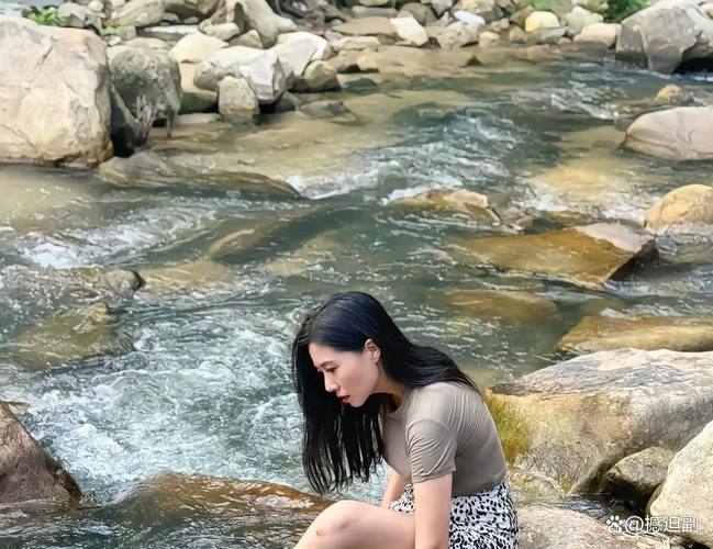 单身美女因家庭原因旅行近三年，路上渴望遇到爱情又怕失去爱情