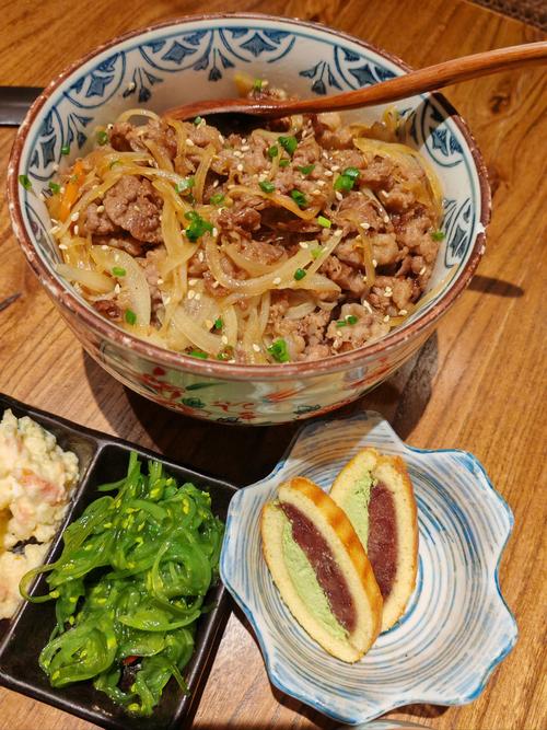 日本无限加肉的盖饭！115块钱究竟能吃多少！日本美食