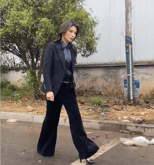 路人偶遇47岁刘涛，真实状态曝光，没大家说的那么漂亮