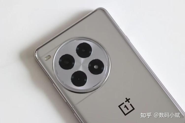 一加果断清仓，16 512GB跌至2294元，骁龙8Gen3 陶瓷机身 大电池